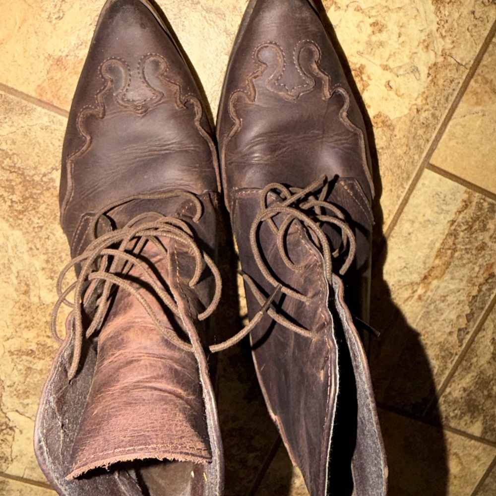 Ariat Brown Leather Lace-Up Women's Ankle Booties - Picture 4 of 6